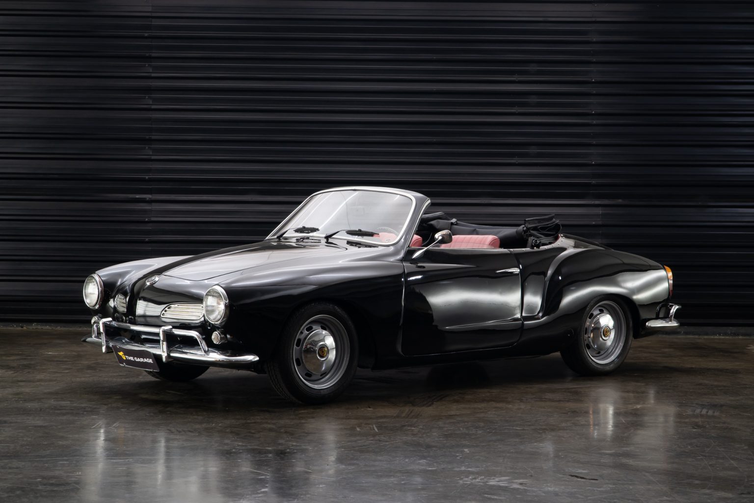 1965 VW Karmann Ghia conversivel a venda the garage